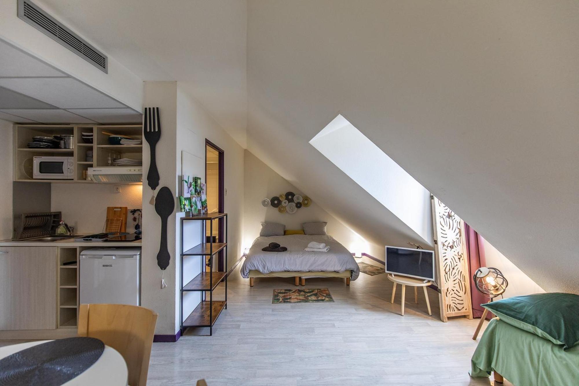 Tithome 3 - Grand Bus Gare Centre Sanctuaire * Lourdes